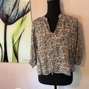 women’s shirt size XS